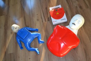 AED trainer and trainning mannequins